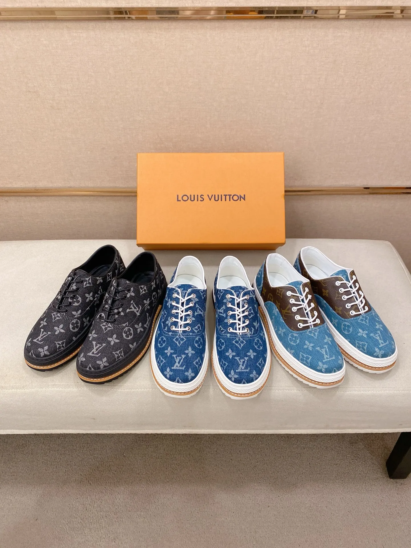 Men's shoes💰 420💰Louis Vuitton (Louis Vuitton/LV) top 🔍🔍 new models are on sale at the same time, the upper 🇮🇹 imported first-layer cowhide from Italy, fully imported sheepskin lining 💪💪, completely 1⃣️ to 1 ⃣️Re-engraved🇮🇹💪💪, ⚠Sole: The original sole is specially provided by the original factory, the exclusive movable molded sole is super comfortable, ⚠The original factory follows the order, 🔍🔍high quality, you can enter and exit the counter at will, welcome to compare⚠. Code number:38-44